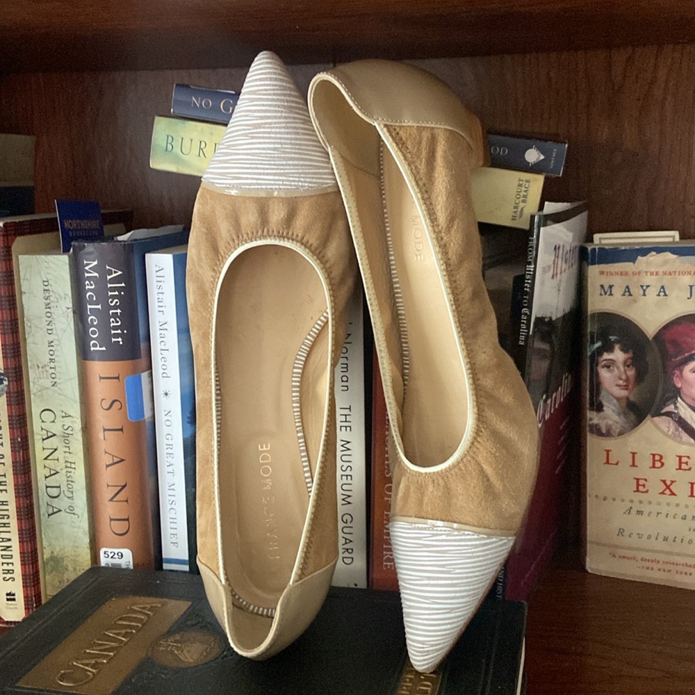 France Mode Tan Suede Kitten Heel Shoes Made in France Women's Size 7-7.5